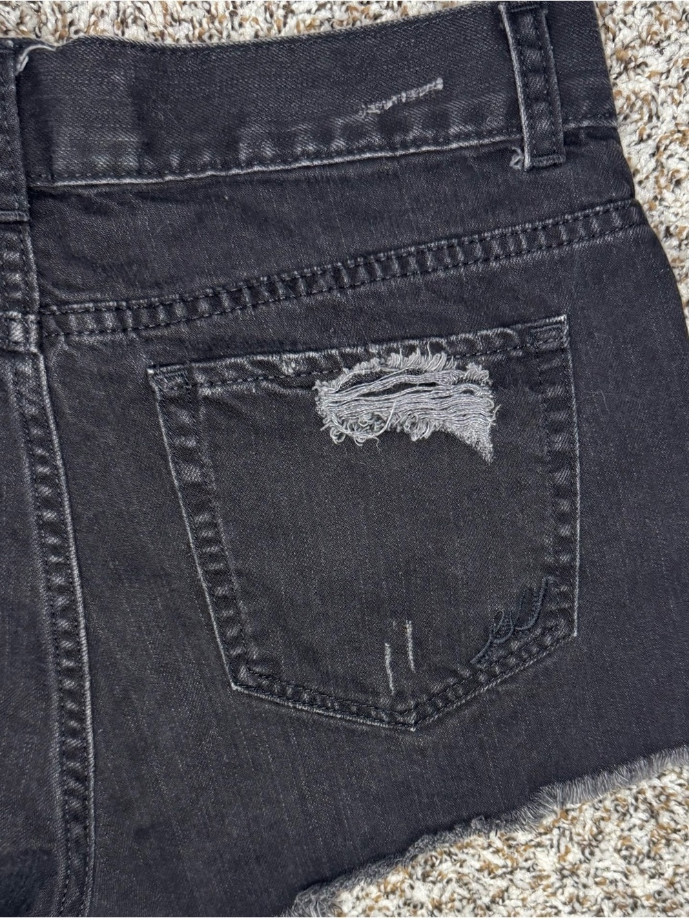 Express Jeans Black Distressed Denim Shorts Women’s Raw Hem Festival Y2K Grunge - Picture 6 of 8